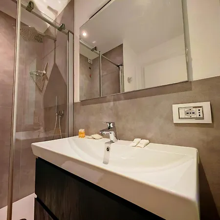 Sg Luxury - Pieds Dans L Eau Torri Apartment Torri Del Benaco