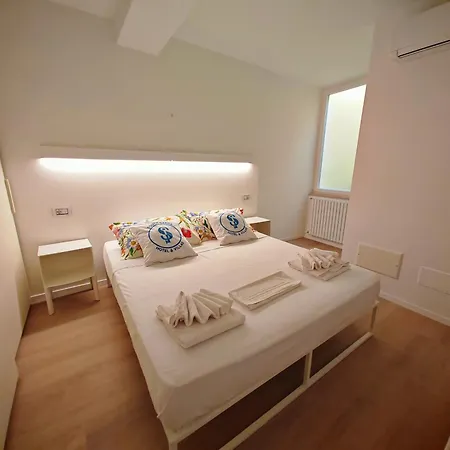 Sg Luxury - Pieds Dans L Eau Torri Appartement *
